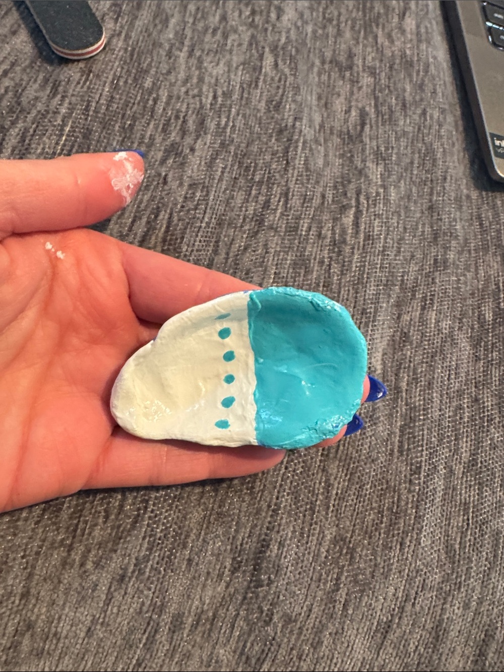 Oyster shell ring holder